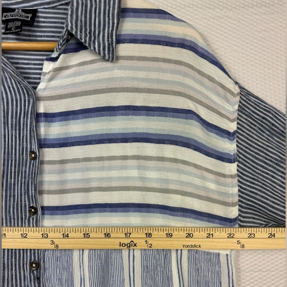 Angie Blue and White Casual Button Down Shirt Size Large - Picture 9 of 9